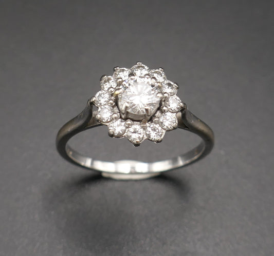 Bague Marguerite Diamants, Or Blanc 18 Carats.