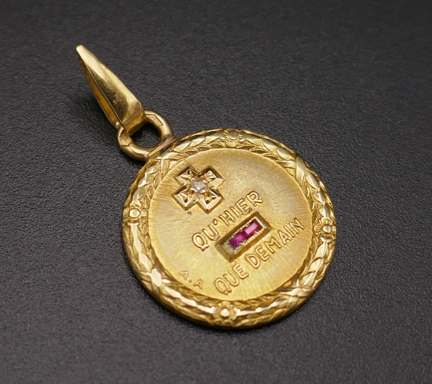 Augis Médaille d'Amour Diamant Et Rubis, Or 18 Carats