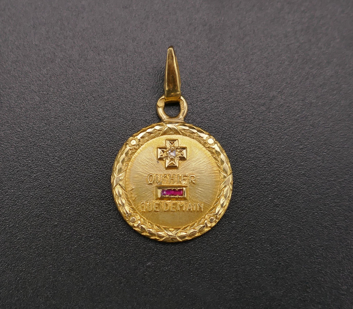 Augis Médaille d'Amour Diamant Et Rubis, Or 18 Carats