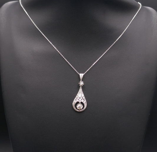 Pendentif Diamants, Chaîne En Or Blanc 18 Carats.