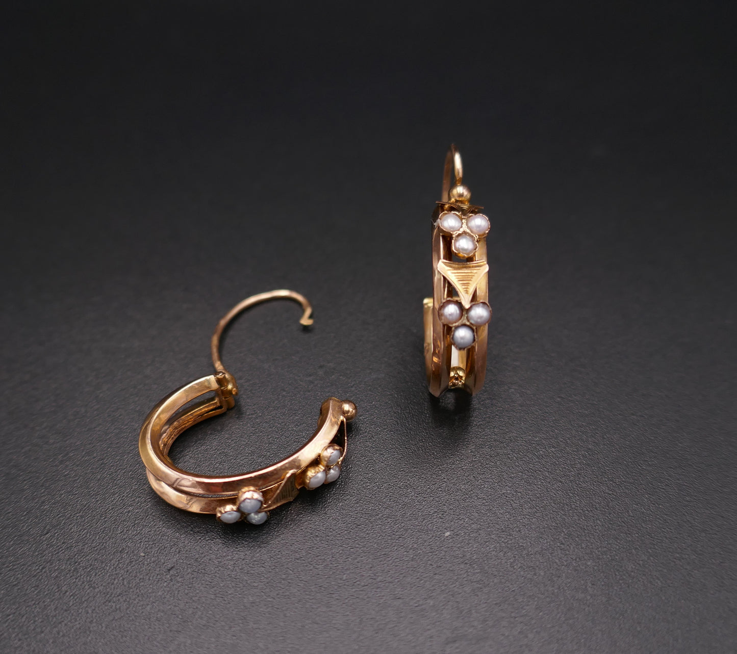 Boucles d'Oreilles Créoles Napoléon III, perles Fines, Or rose 18 Carats.