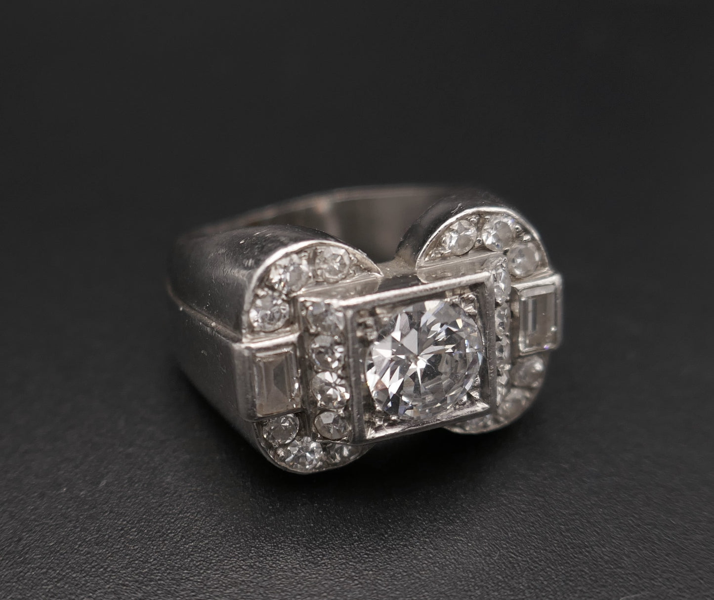 Bague Chevalière sertie de diamants 1,80 ct, Platine.