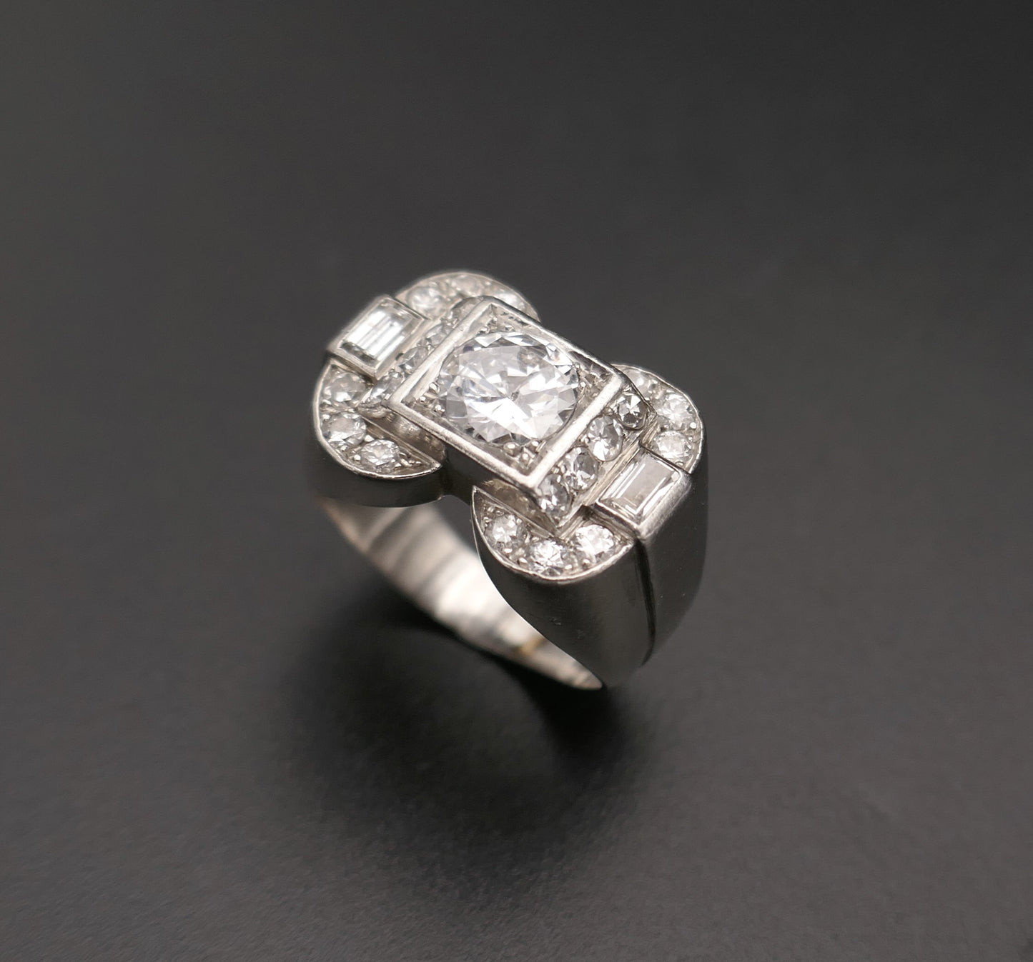 Bague Chevalière sertie de diamants 1,80 ct, Platine.