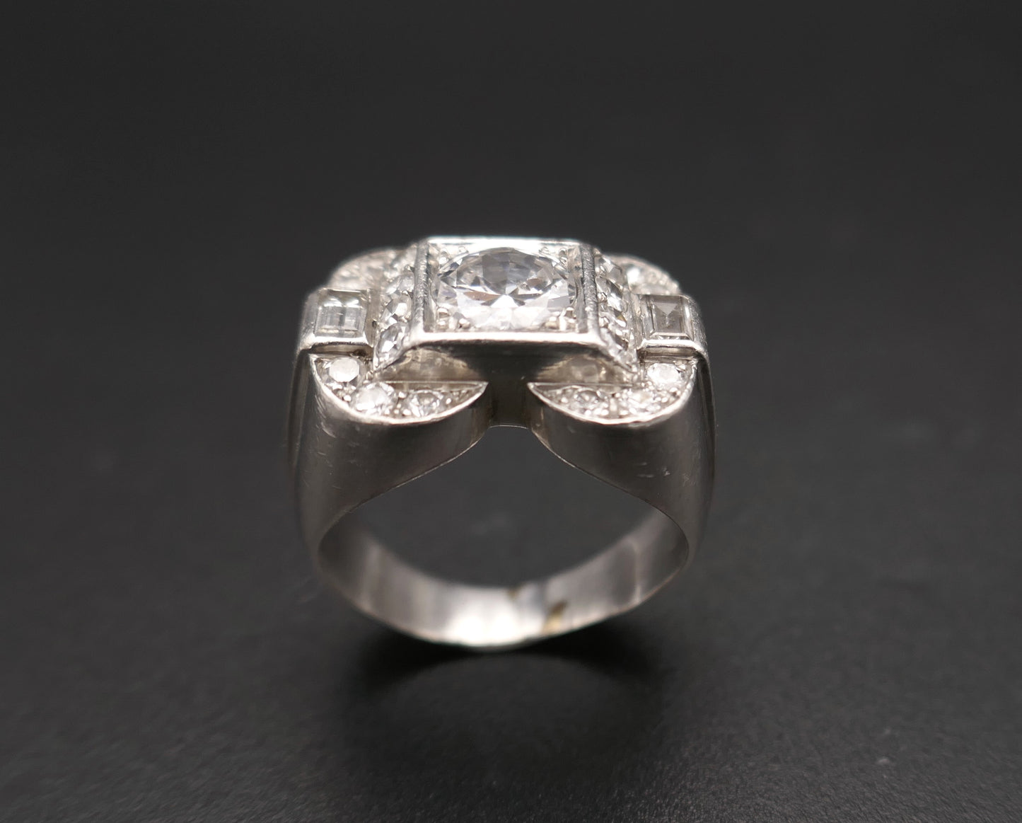 Bague Chevalière sertie de diamants 1,80 ct, Platine.