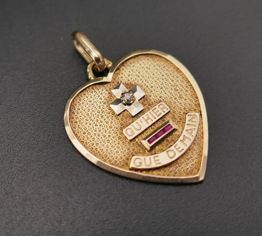 Importante Médaille Augis Coeur d'Amour Diamant Et Rubis, Or 18 Carats.