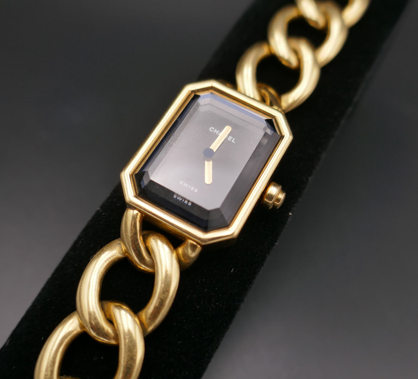CHANEL, Montre Collection Première, Or 18 Carats.