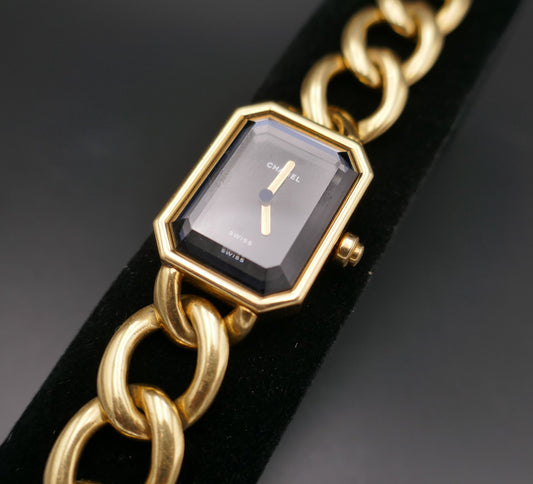 CHANEL, Montre Collection Première, Grand Modèle, Or 18 Carats.