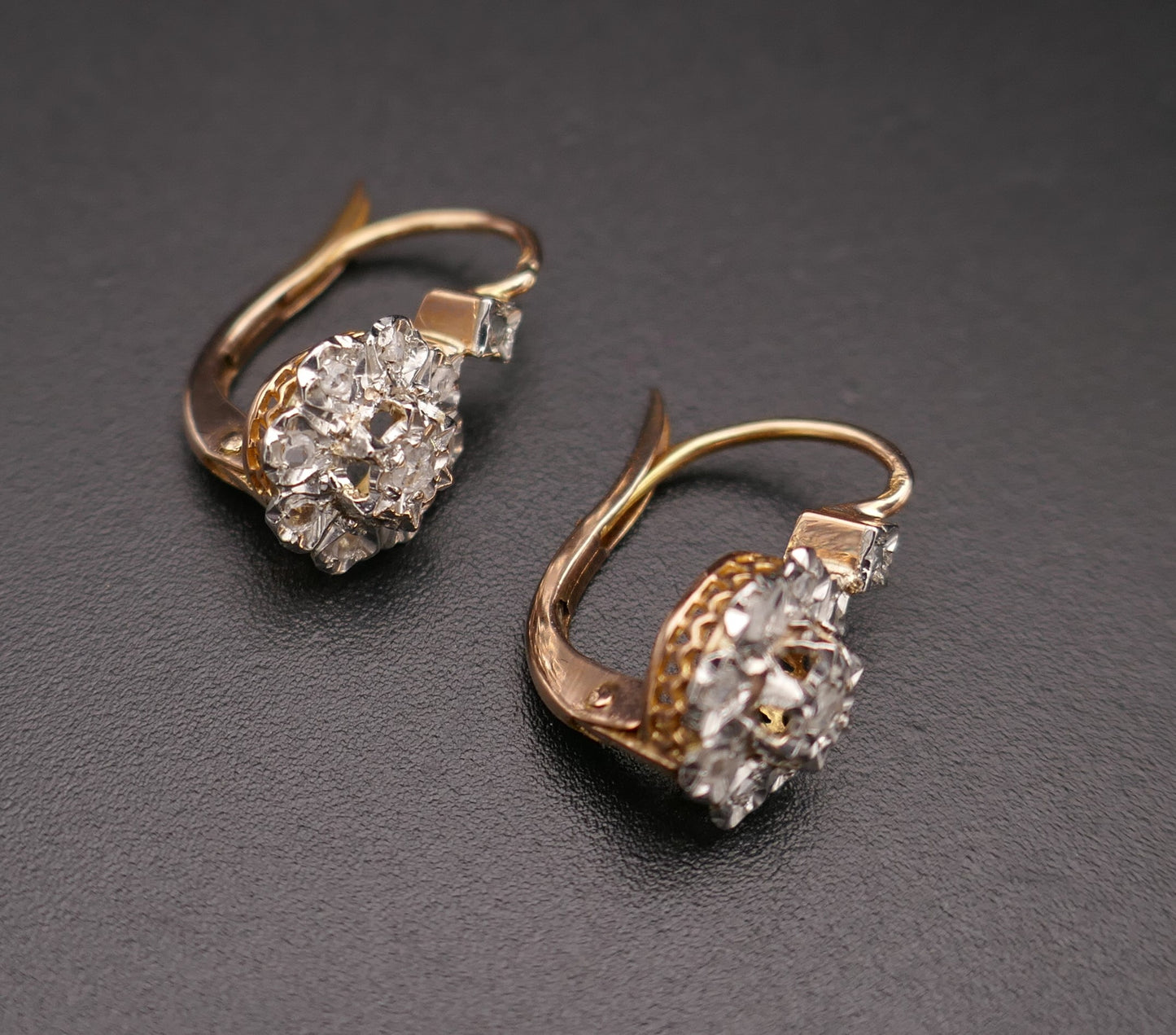 Boucles d'oreilles dormeuses diamants, poinçon ancien Tête de cheval (1838 - 1919).