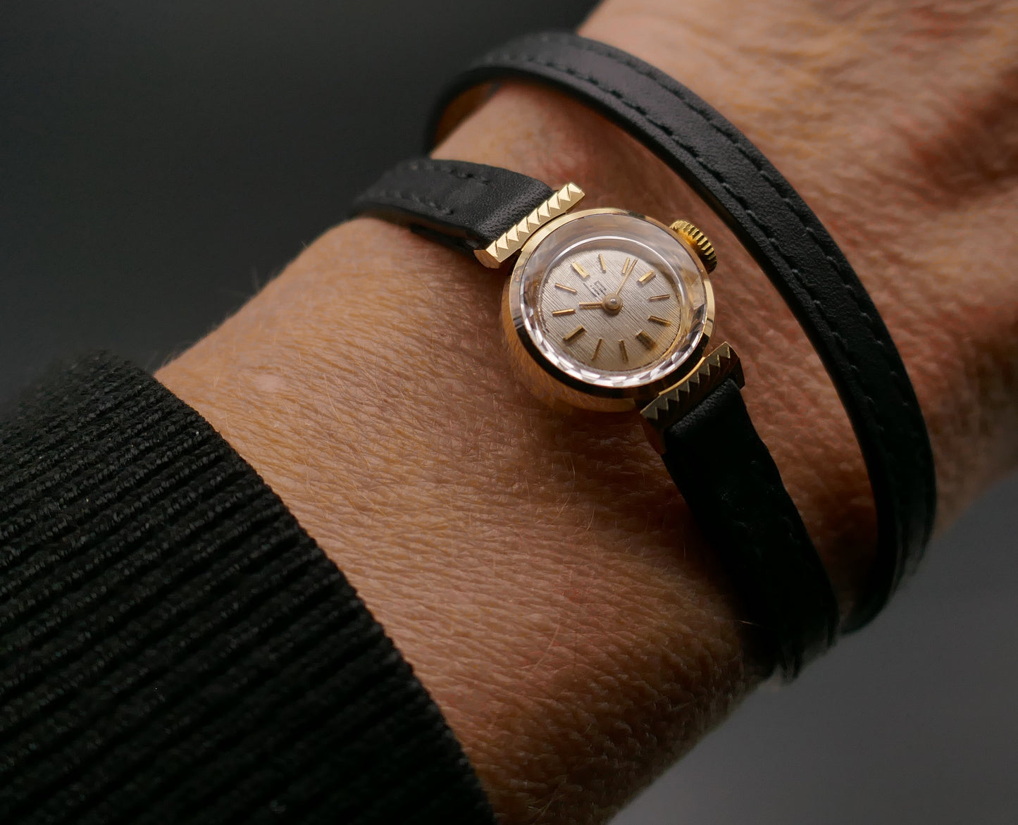 LIP Mini Montre Vintage En Or 18 Carats. Excellent état.