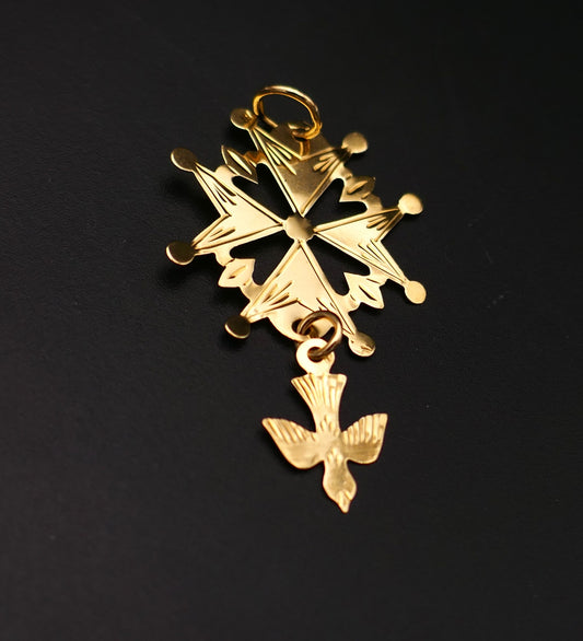 Pendentif Croix Huguenote or jaune 18 carats.