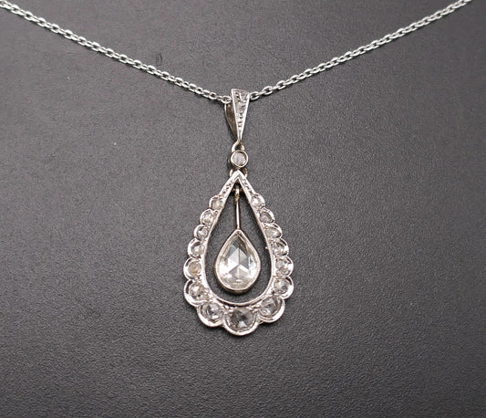 Collier Pendentif goutte ancien diamants taille rose, or 18 carats.