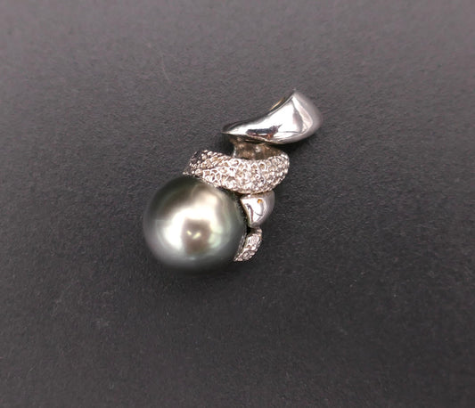 Pendentif Perle De Tahiti, Chaîne Or Blanc 18 Carats.