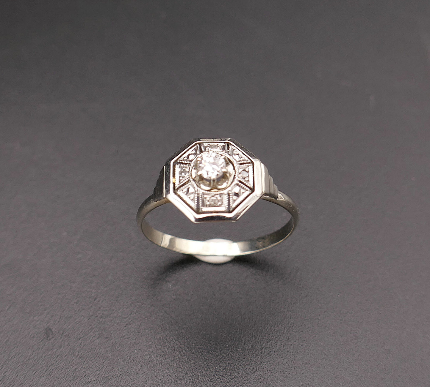 Bague diamants en or et platine, période Art déco.