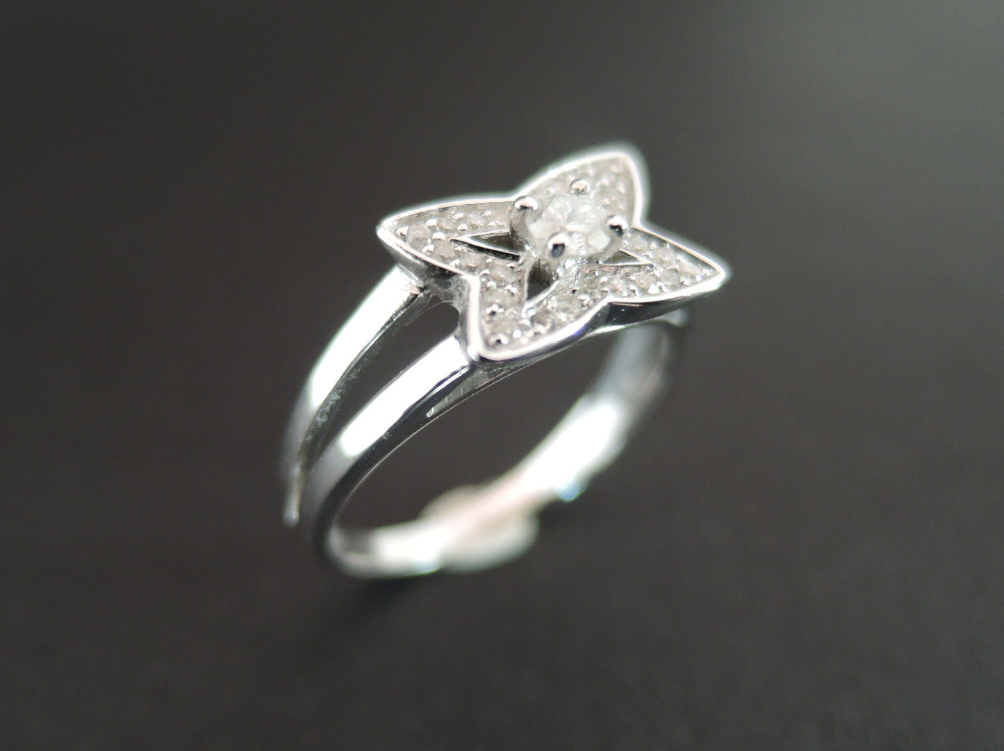 Bague sertie de diamants
