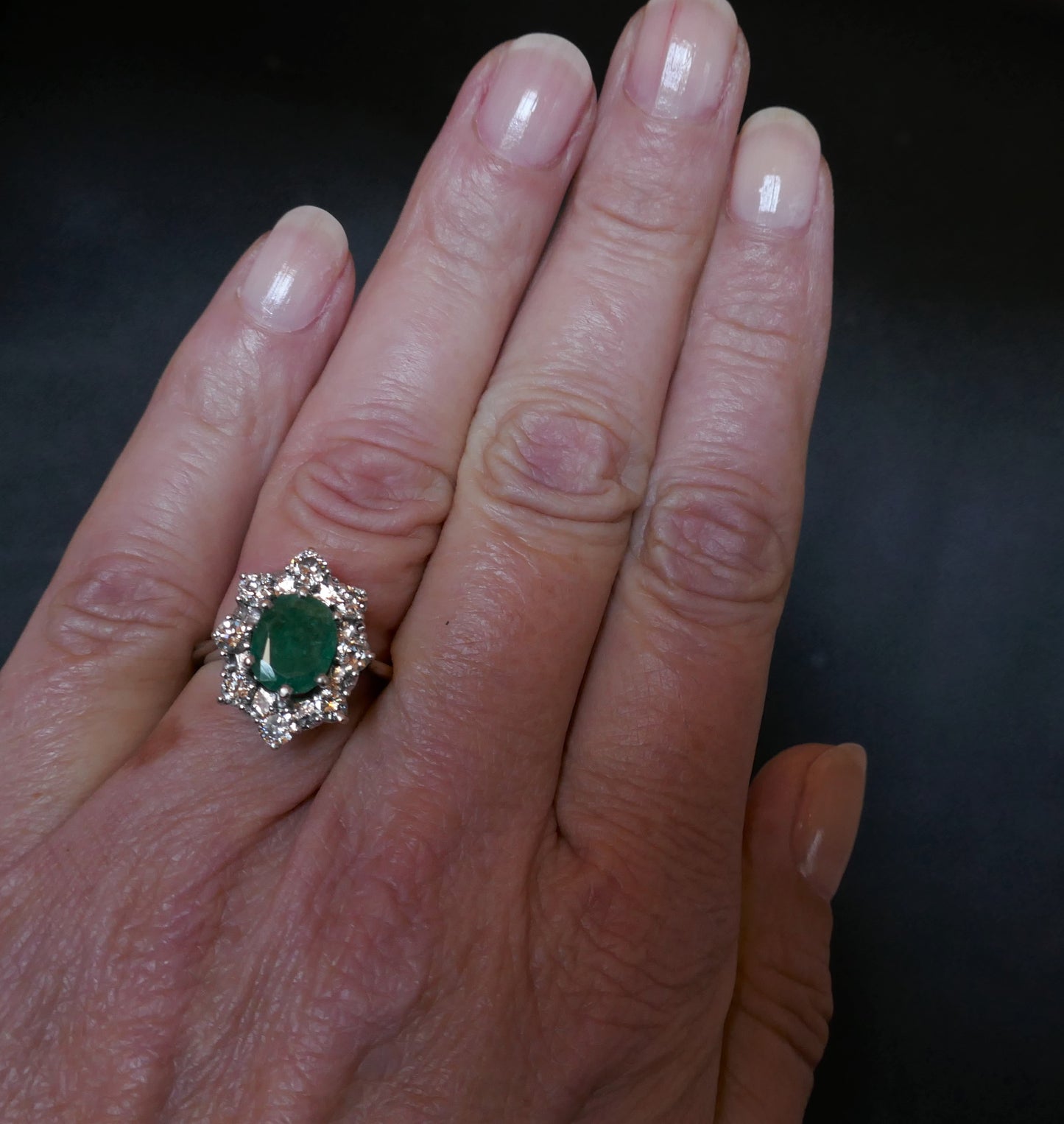Bague émeraude Et Diamants, Or Blanc 18 Carats
