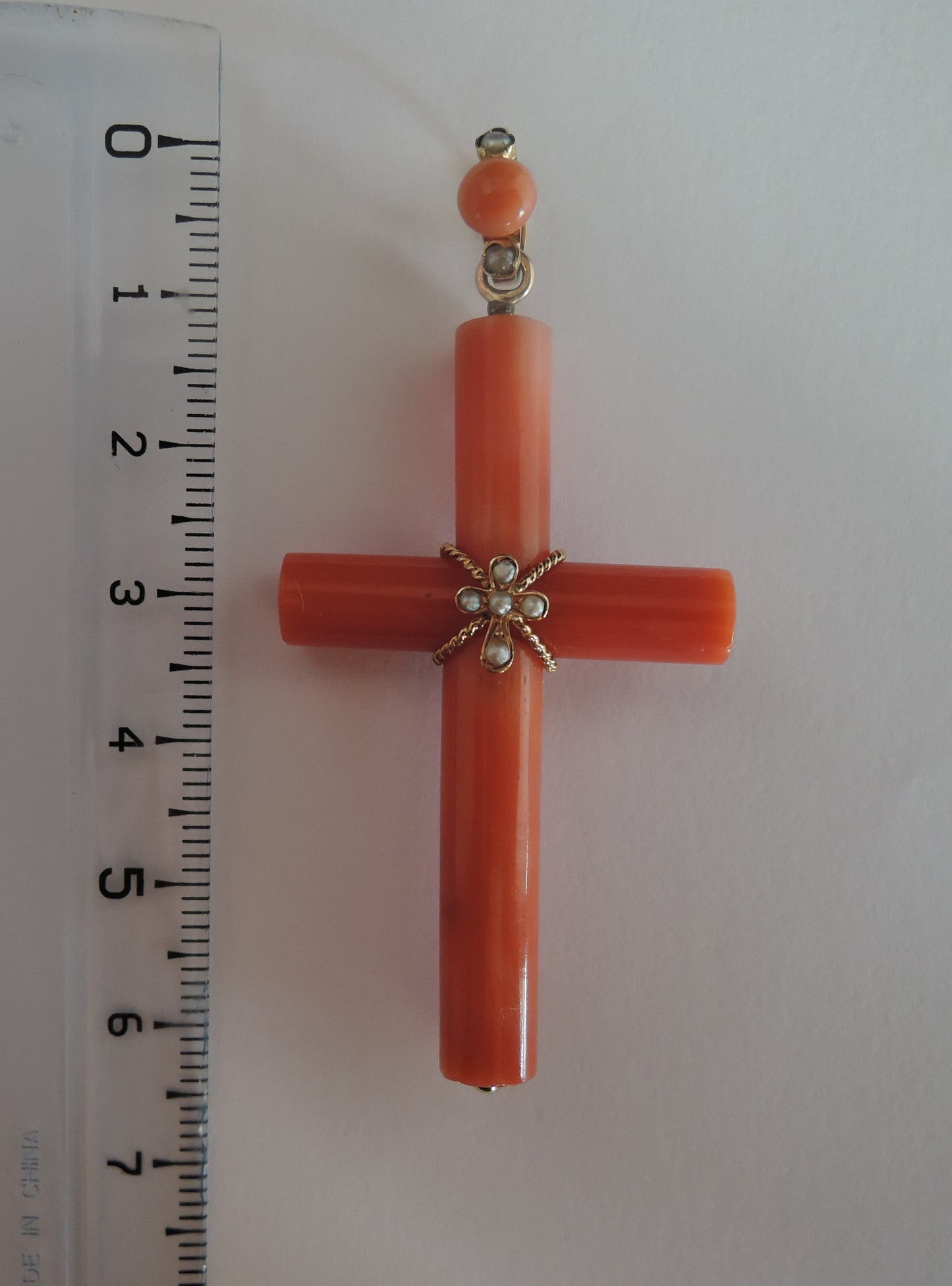 Croix En Corail et Perles Fines, Bélière En Or