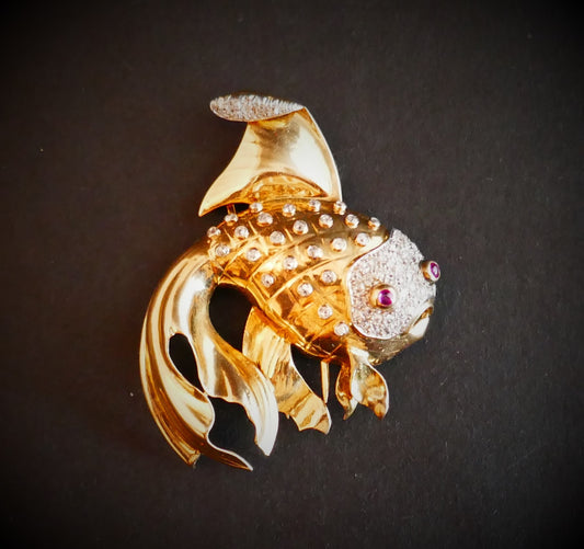 Broche Poisson Rubis Et Diamants, Platine et Or 18K