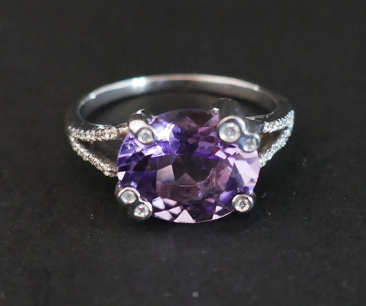 Bague Améthyste Et Diamants, Or Blanc 18 Carats