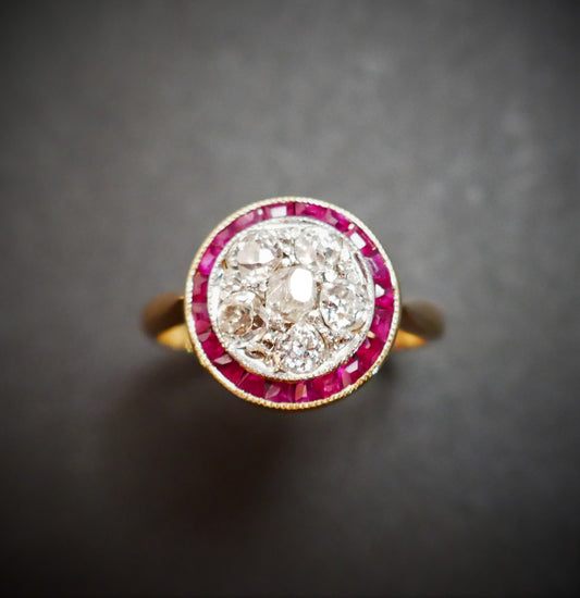 Bague Art Déco Diamants Et Rubis Calibrés, Or 18 Carats