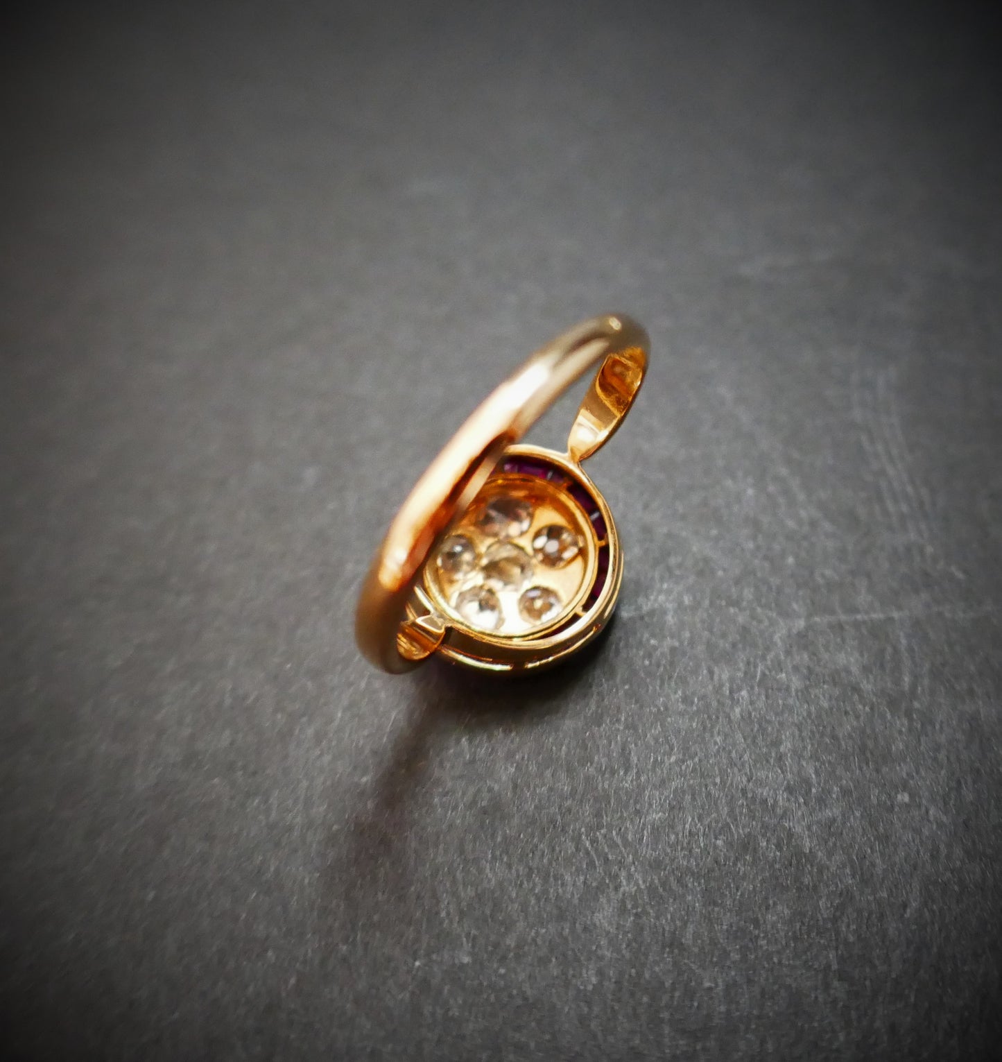 Bague Art Déco Diamants Et Rubis Calibrés, Or 18 Carats
