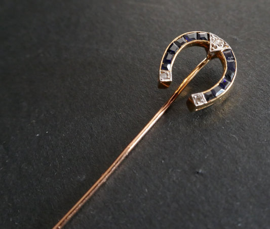 Epingle De Cravate Art Déco, Diamants Et Saphirs Calibrés