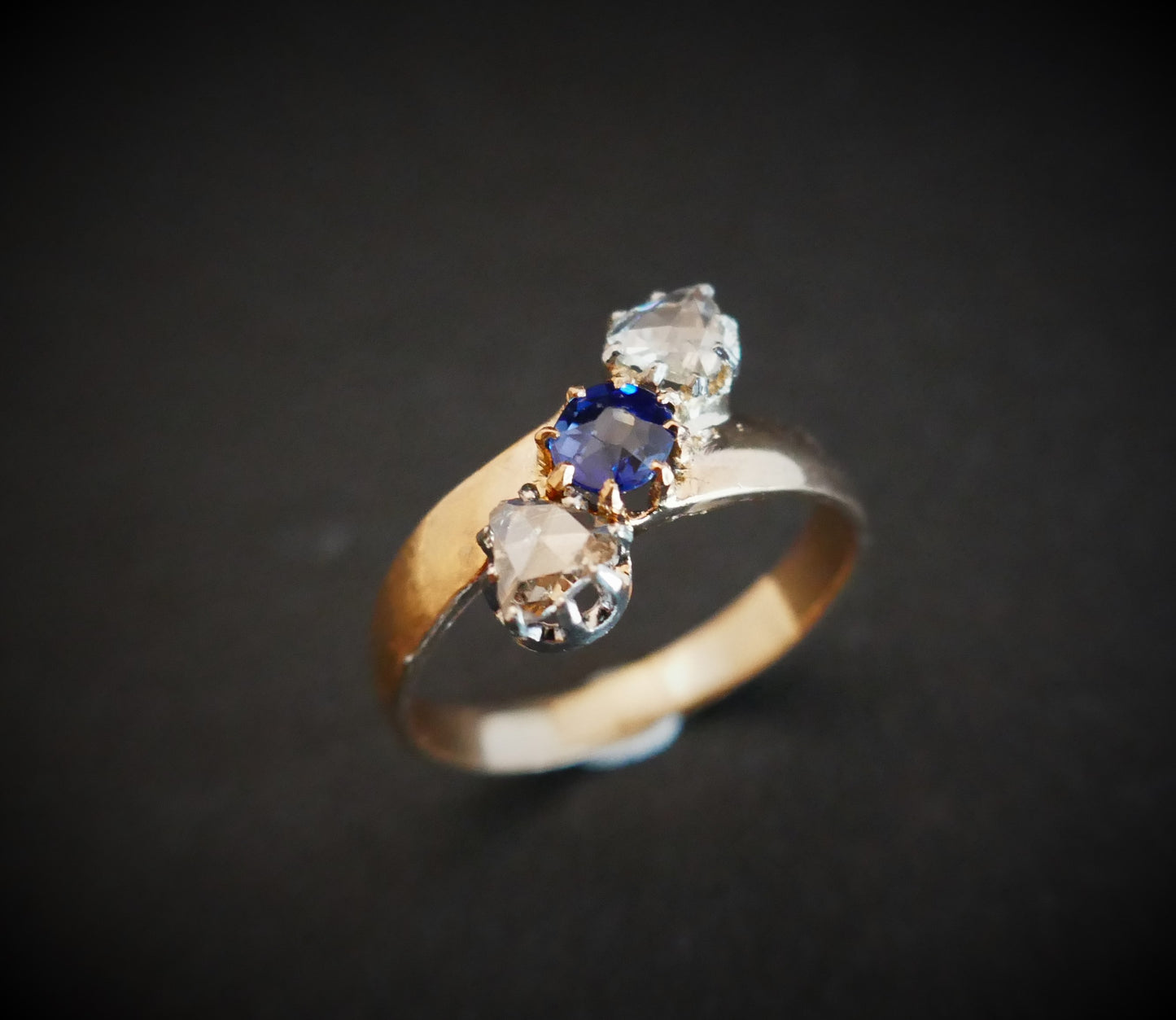 Bague saphir et diamants, Or 18 Carats