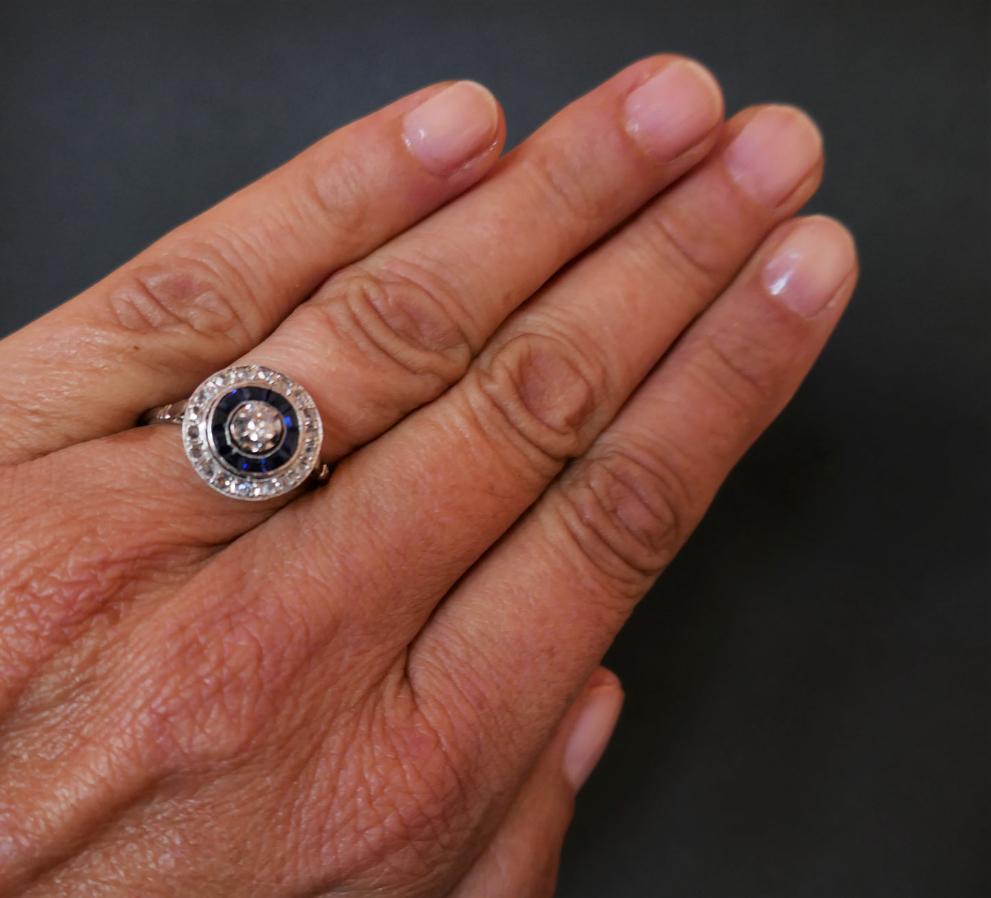 Bague Art Déco Diamants Et Saphirs Calibrés, Or Et Platine