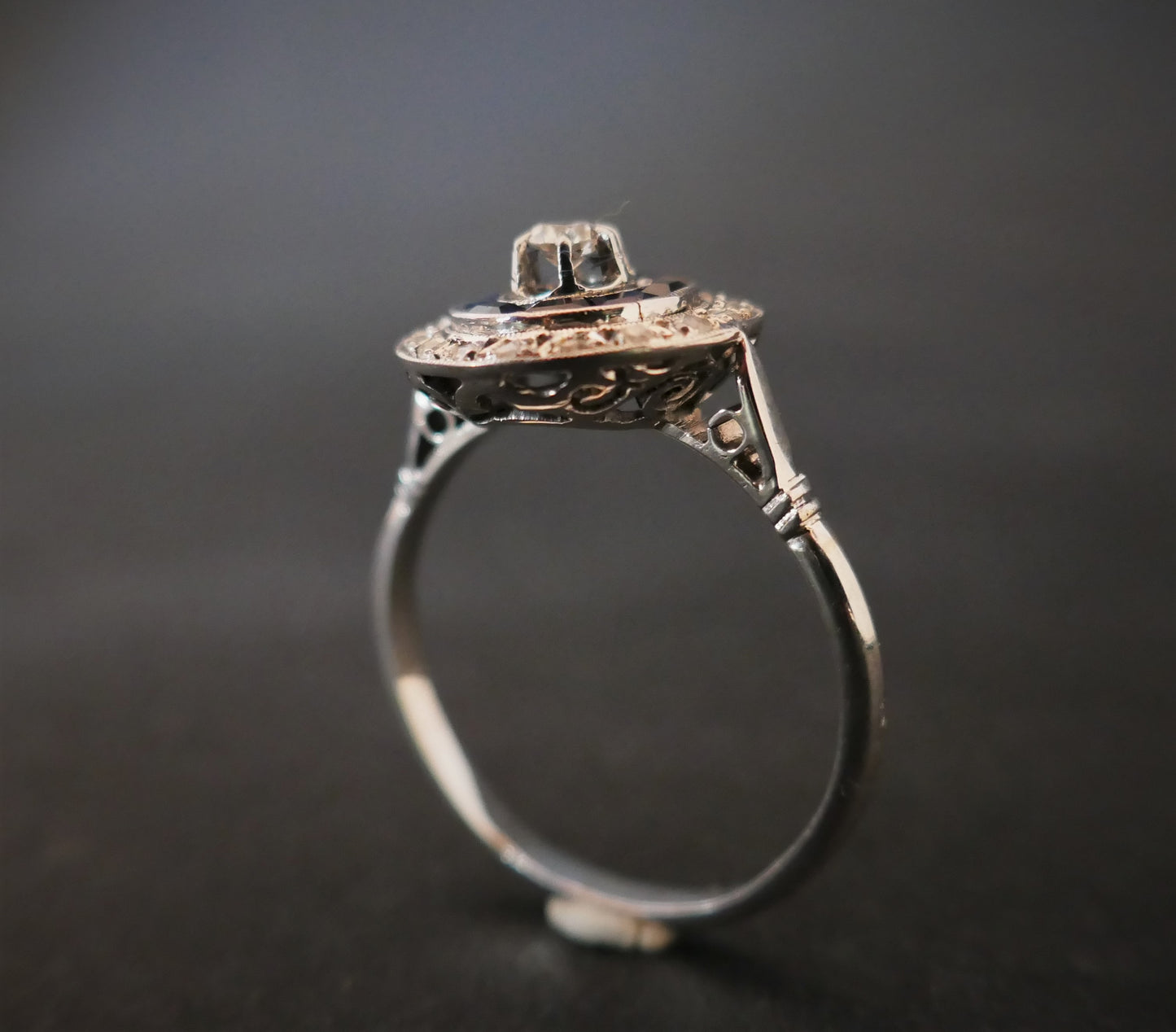 Bague Art Déco Diamants Et Saphirs Calibrés, Or Et Platine