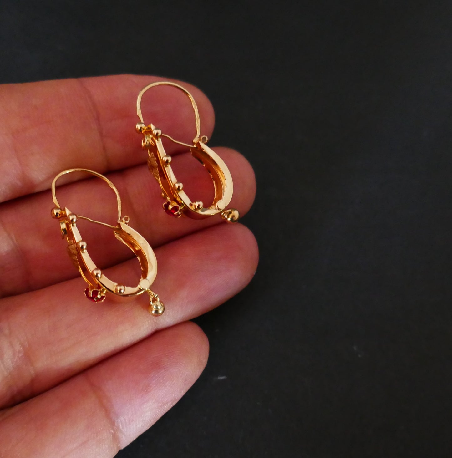 Boucles d'oreilles Poissardes, or 18 carats