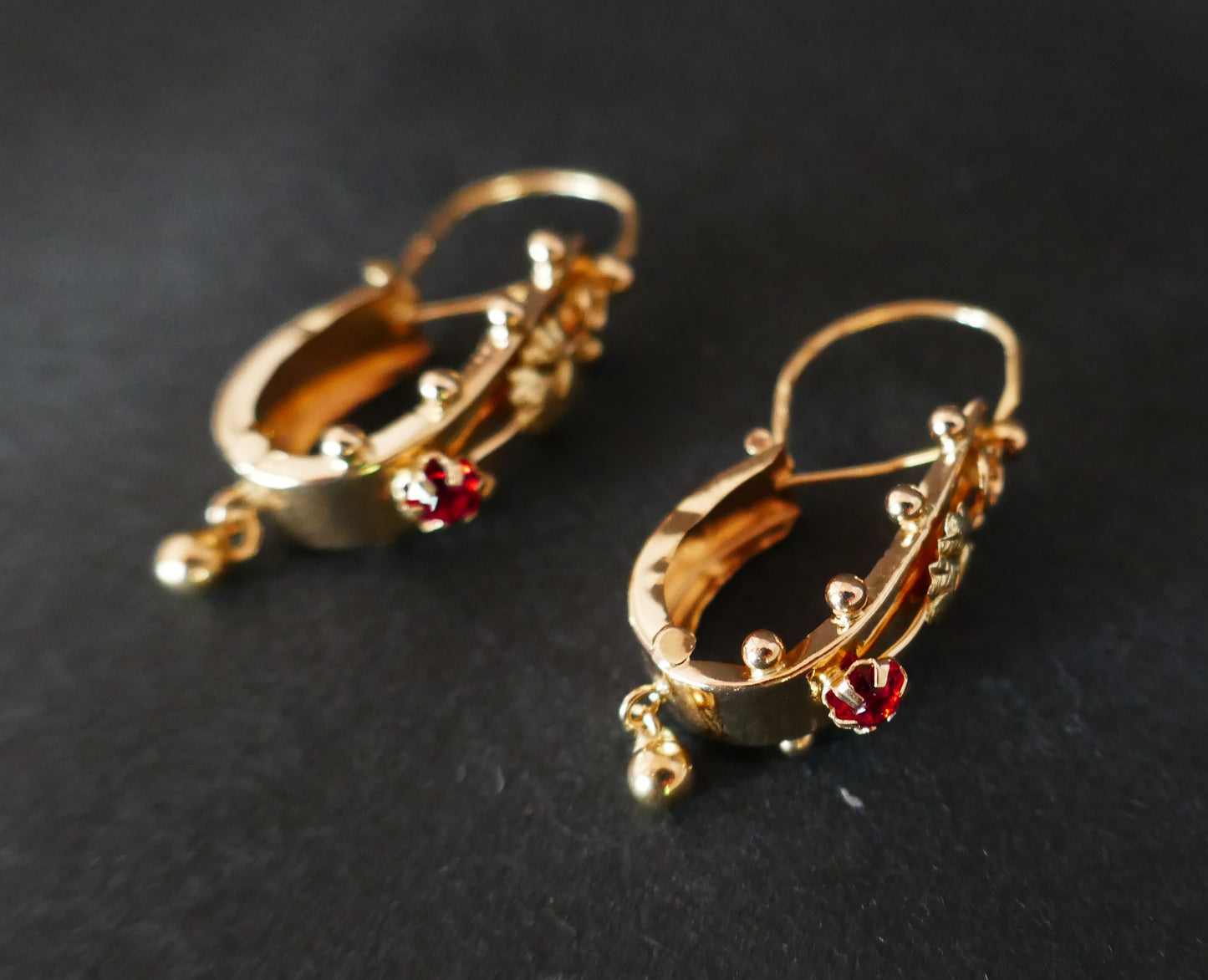 Boucles d'oreilles Poissardes, or 18 carats