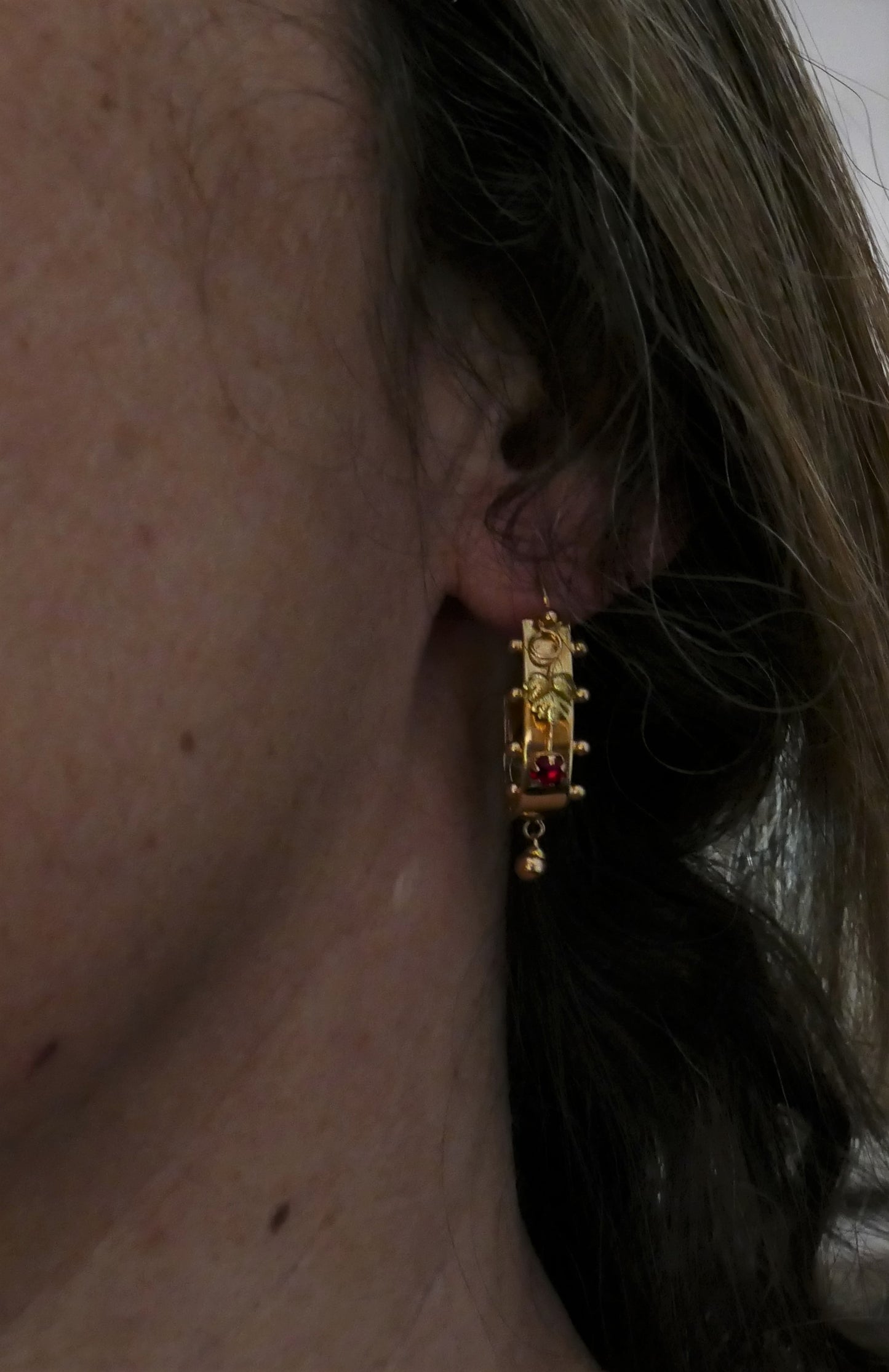 Boucles d'oreilles Poissardes, or 18 carats