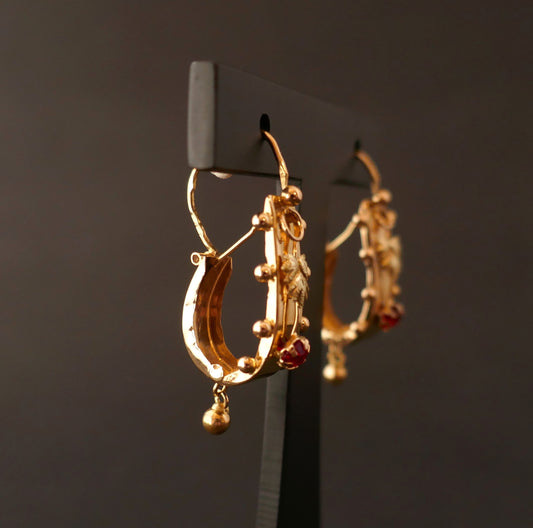 Boucles d'oreilles Poissardes, or 18 carats