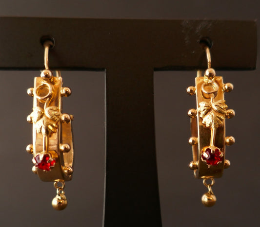 Boucles d'oreilles Poissardes, or 18 carats