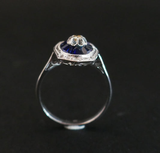Bague Art Déco Sertie De Diamants Et Saphirs Calibrés, or et platine