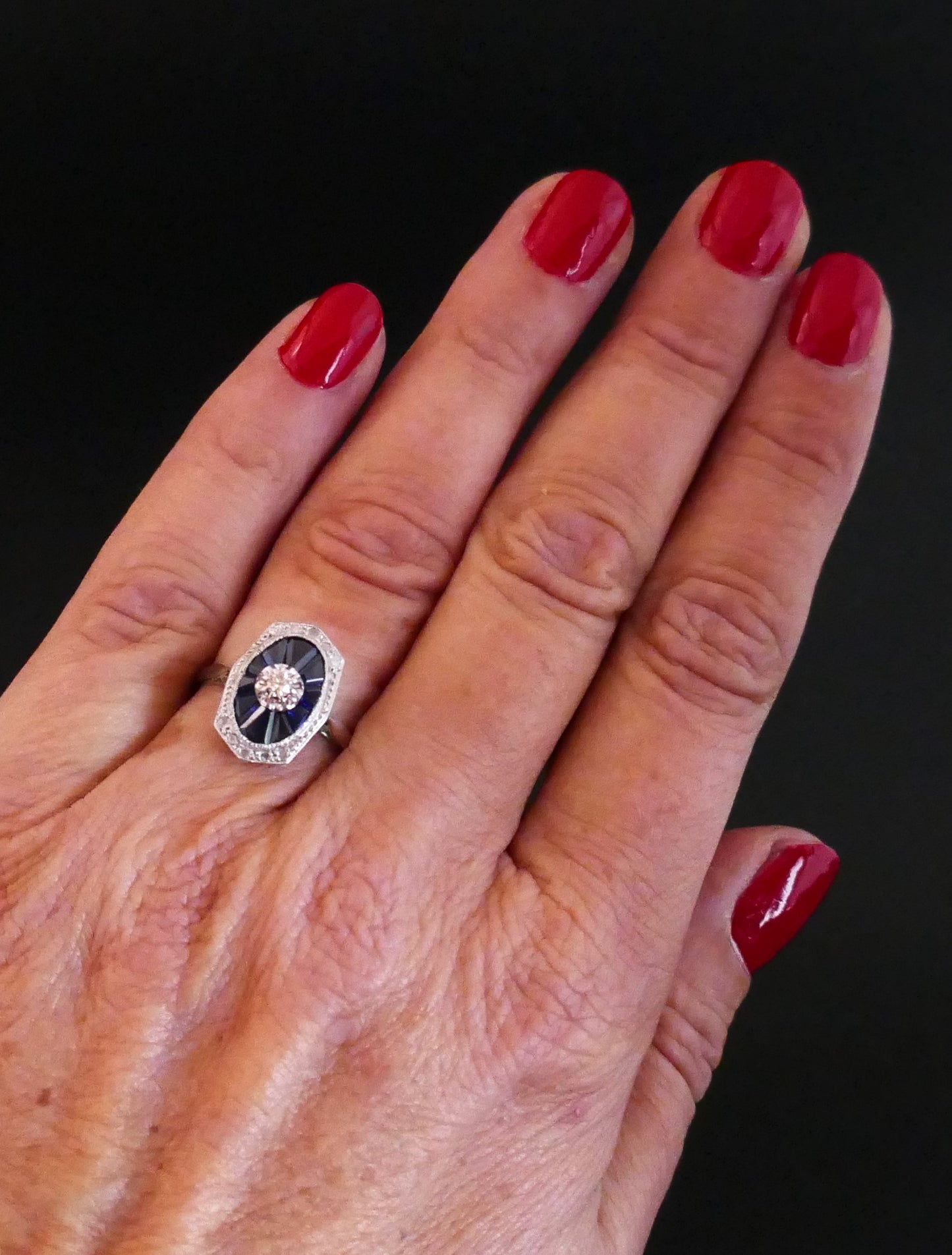 Bague Art Déco Sertie De Diamants Et Saphirs Calibrés, or et platine