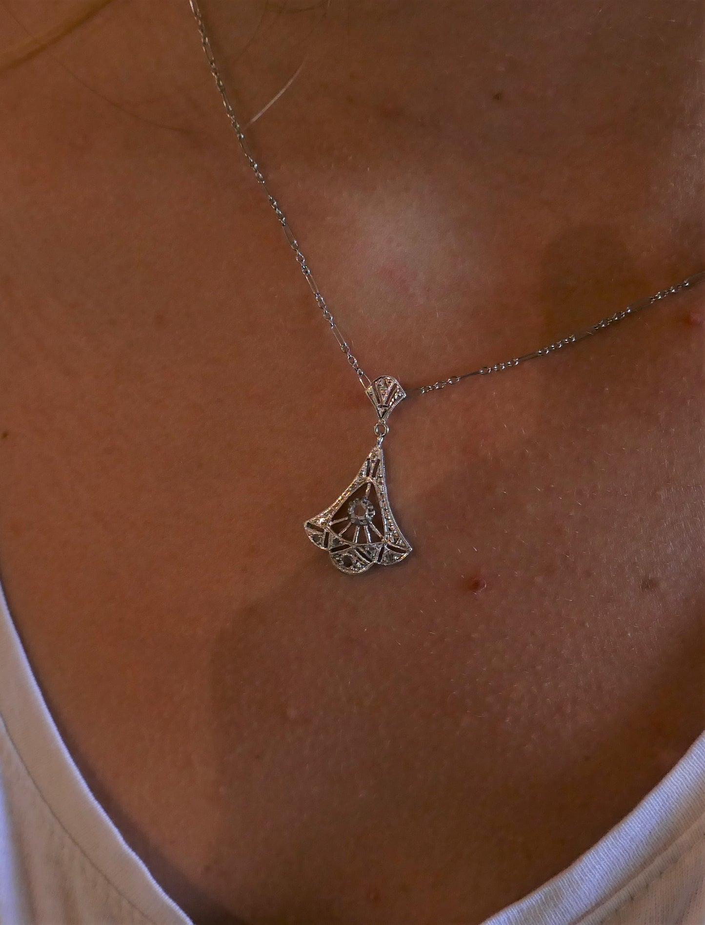 Pendentif Art Déco, Diamants, Or Blanc 18 Carats