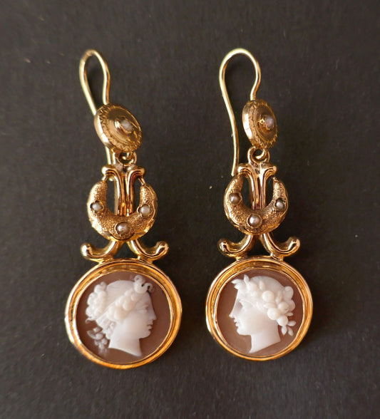 Paire De Pendants d'Oreilles Camées, Or 18 Carats