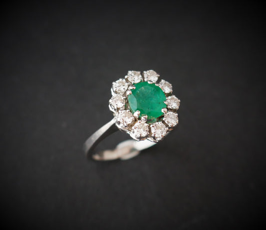Bague émeraude Et Diamants, Or Blanc 18 Carats
