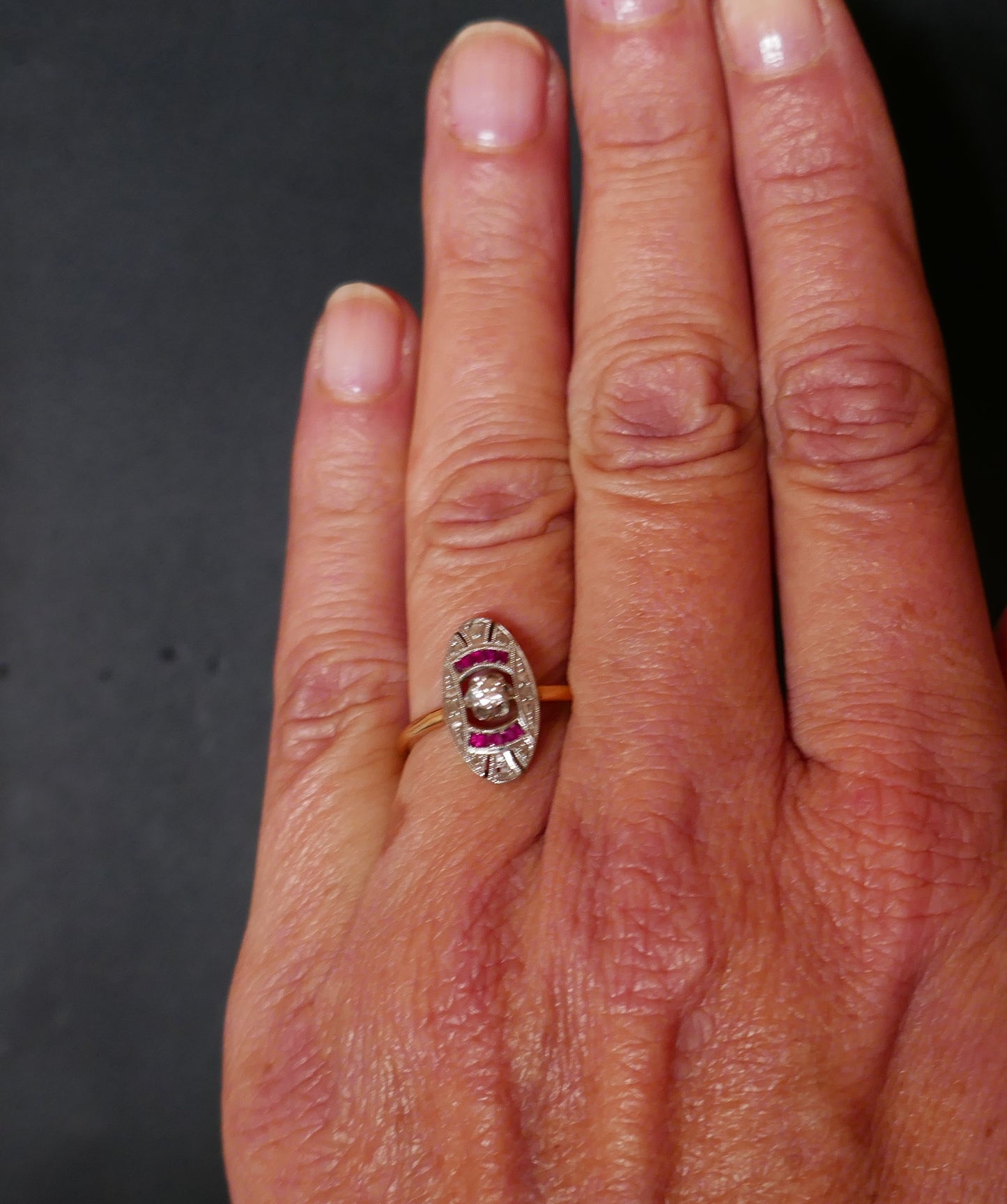 Bague Art Déco Diamants Et Rubis Calibrés, Or 2 Tons