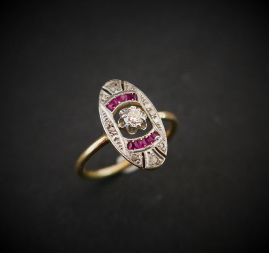 Bague Art Déco Diamants Et Rubis Calibrés, Or 2 Tons