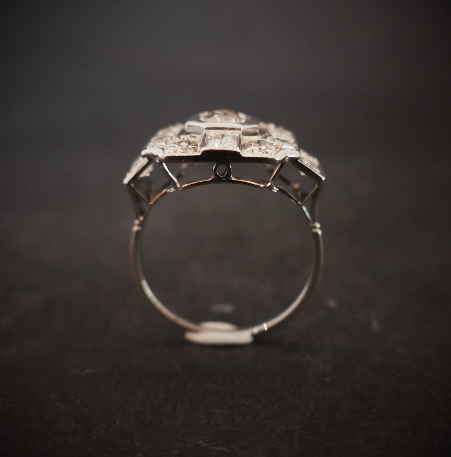 Bague Art Déco sertie de diamants