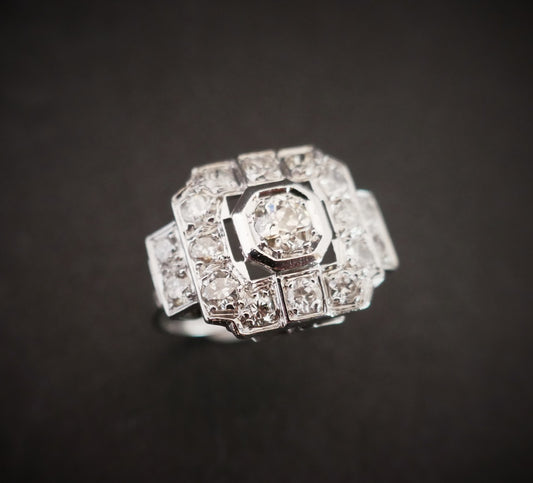 Bague Art Déco sertie de diamants