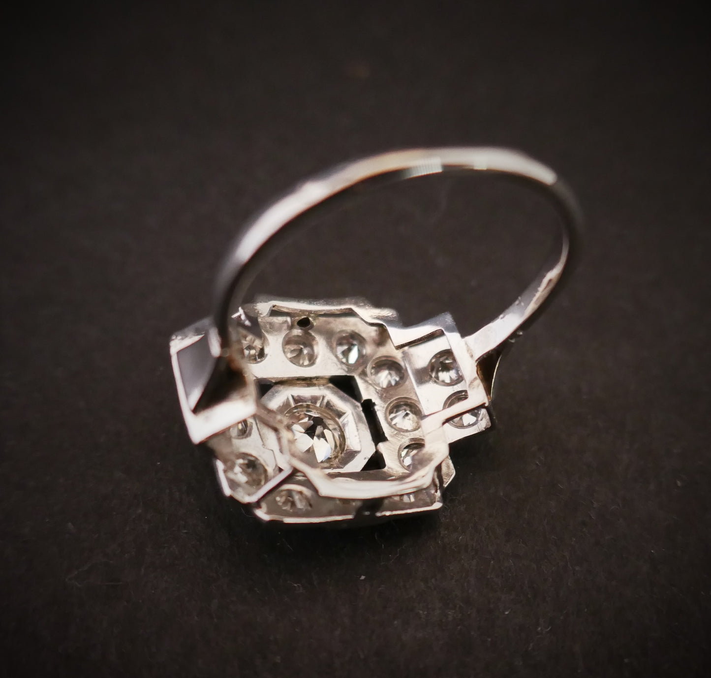 Bague Art Déco sertie de diamants