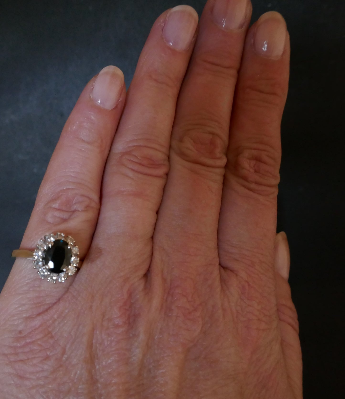 Bague Saphir Entourage Diamants, Or Blanc 18 Carats