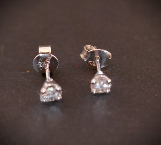 Boucles d'Oreilles Puces Diamants, Or Blanc 18 Carats