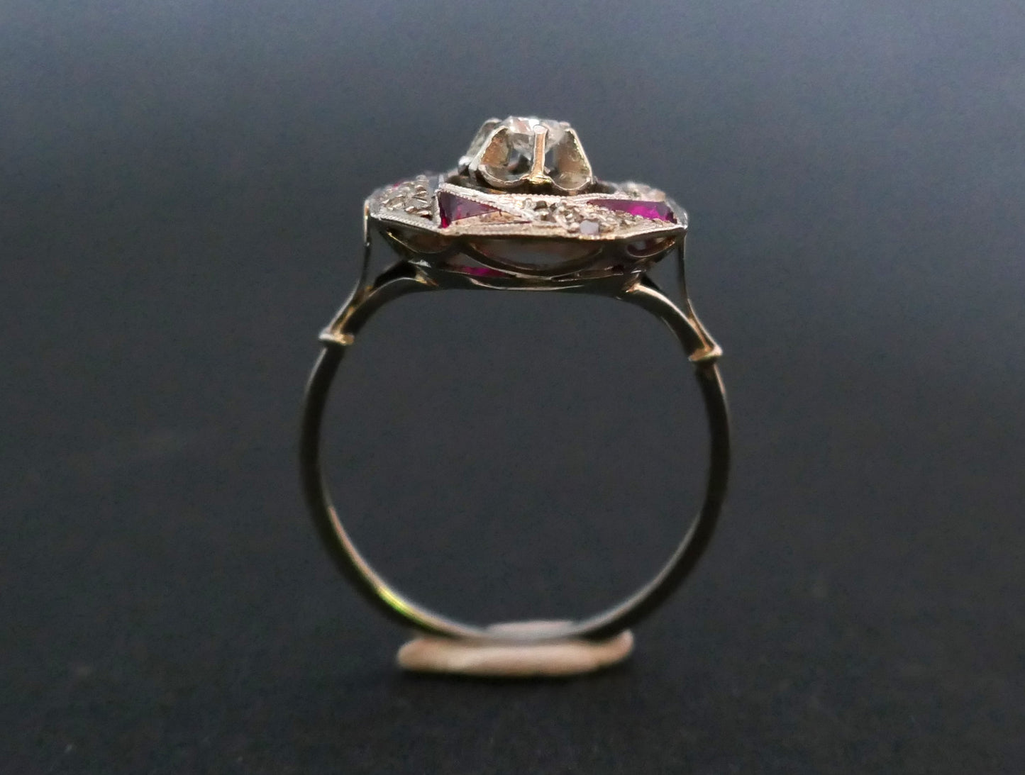 Bague Art Déco Diamants Et Rubis Calibrés