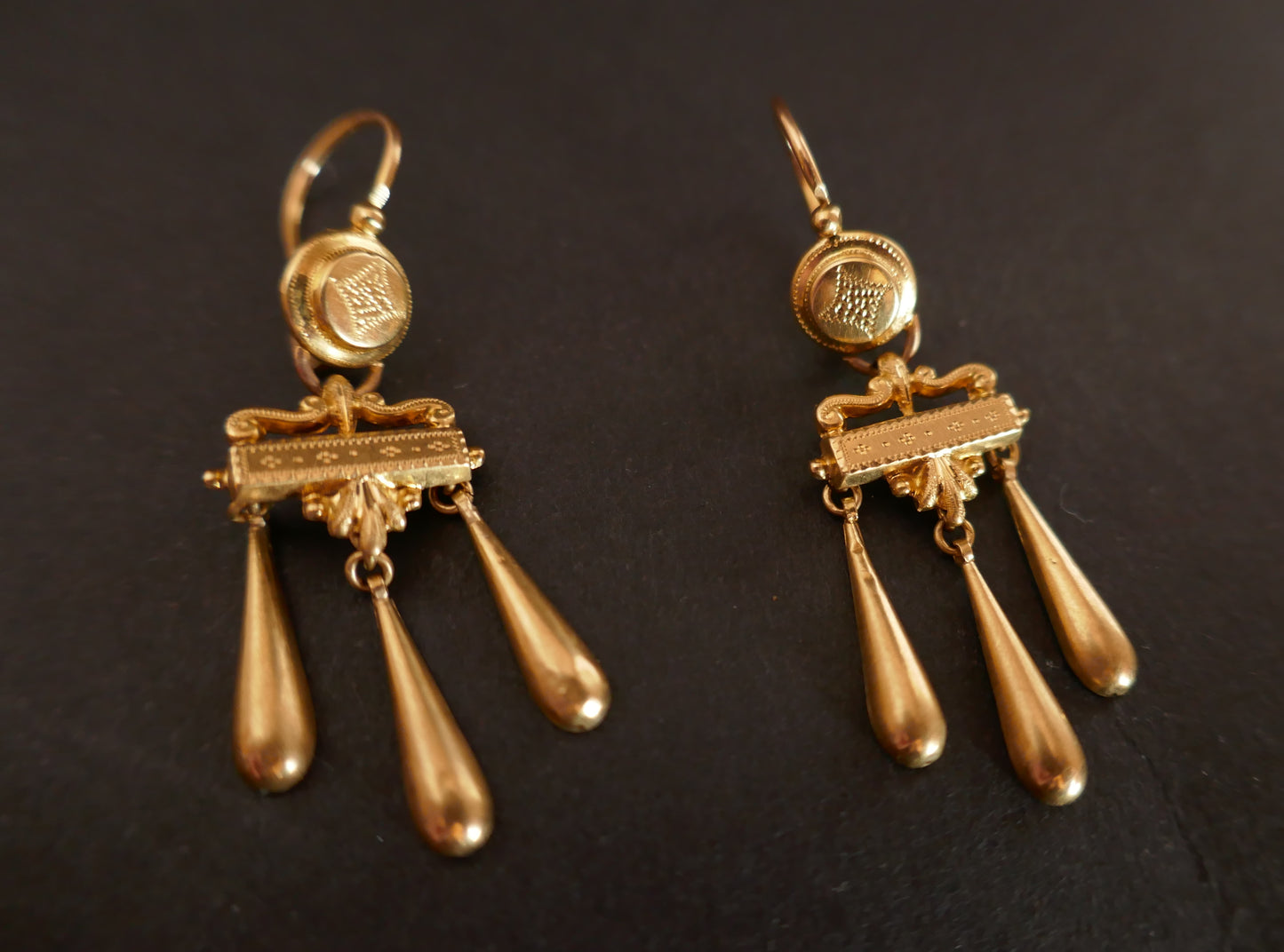 Pendants d'oreilles dormeuses or 18 carats