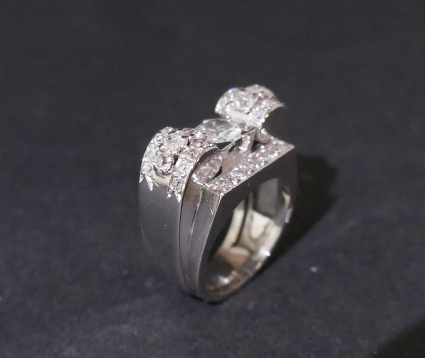 Bague Tank En Platine Et Diamants 1,50 carats, Art Déco