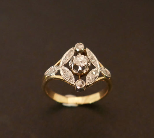 Bague d'époque Art Nouveau Sertie De Diamants