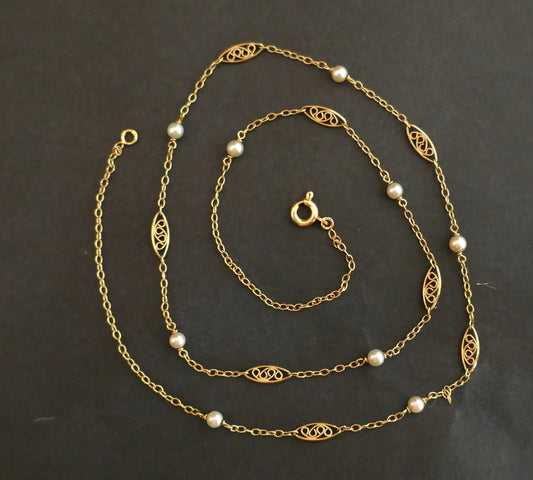 Collier Or 18 Carats Et Perles.